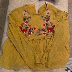 ZARA BRAND EMBROIDERED TOP SIZE SMALL- Great condition!